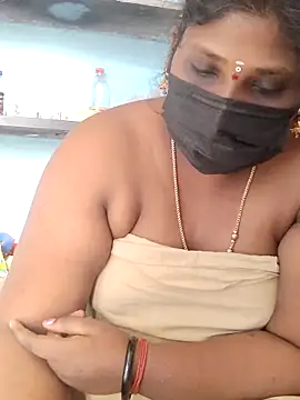 Snapshot of divyasree1431 chatting on 04.09.26 divyasree1431 online show from 04.09.26