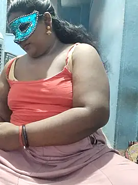 Snapshot of divyasree1431 chatting on 04.13.26 divyasree1431 online show from 04.13.26