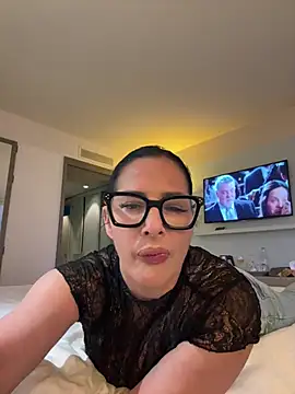 Snapshot of Maya-www chatting on 02.20.26 Maya-www online show from 02.20.26