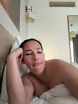 Snapshot of Maya-www chatting on 02.28.26 Maya-www online show from 02.28.26