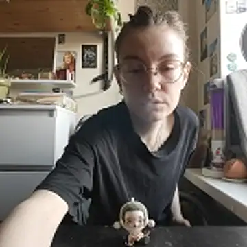 Shy Bamby online show from 04.13.26