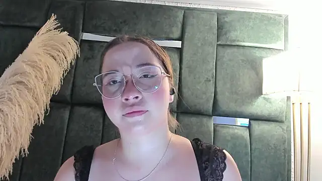 Snapshot of AliciaWhite_nt chatting on 02.21.26 AliciaWhite nt online show from 02.21.26