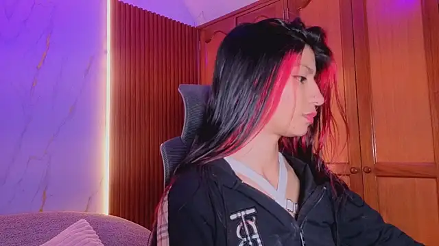 Snapshot of dulcetorresvg chatting on 04.17.26 dulcetorresvg online show from 04.17.26