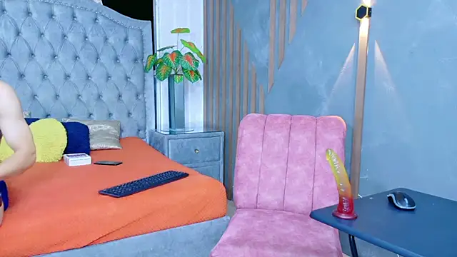 Snapshot of CailinANDlucaz chatting on 02.11.26 CailinANDlucaz online show from 02.11.26