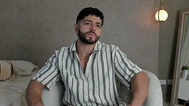 Snapshot of Thiago_moretti chatting on 07.15.26 Thiago moretti online show from 07.15.26