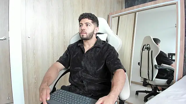 Snapshot of Thiago_moretti chatting on 07.20.26 Thiago moretti online show from 07.20.26
