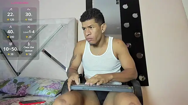 Snapshot of antonio_aguilarx chatting on 05.29.26 antonio aguilarx online show from 05.29.26