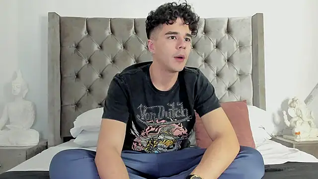 Snapshot of RedNDizzy chatting on 02.16.26 RedNDizzy online show from 02.16.26