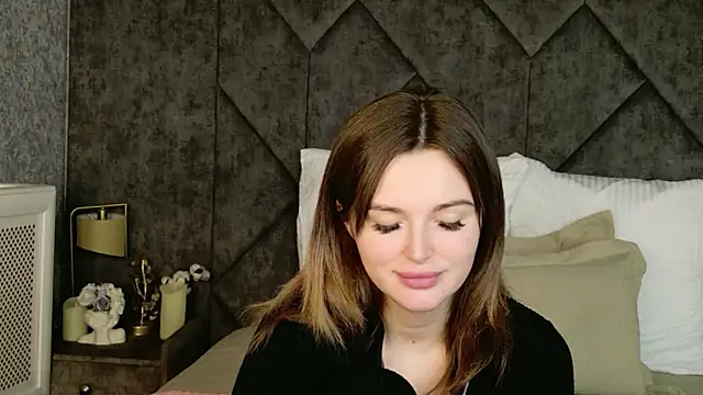 Karina Thorn online show from 02.08.26