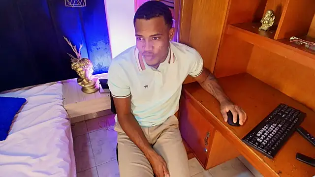 Latinblack 98 online show from 01.10.26