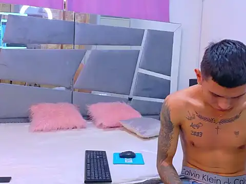 Scook Gray  online show from 01.15.26