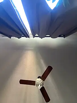 Snapshot of LorenzoBlack27 chatting on 03.29.26 LorenzoBlack27 online show from 03.29.26