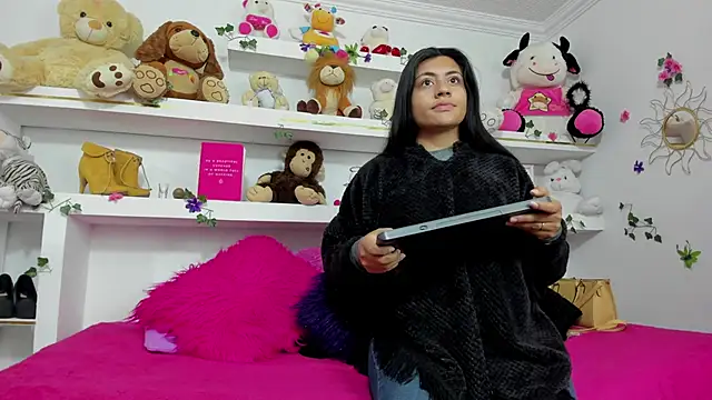 maira diazz online show from 02.13.26