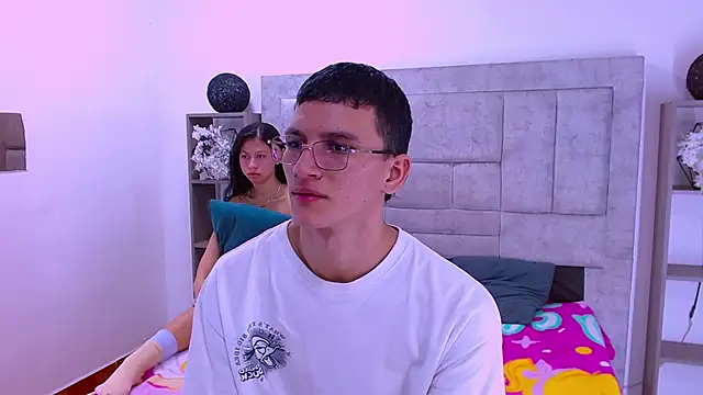 Snapshot of Sophi_and_Jack chatting on 02.18.26 Sophi and Jack online show from 02.18.26