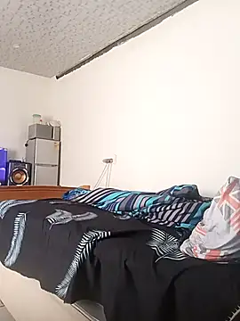 Snapshot of Winterslender chatting on 02.13.26 Winterslender online show from 02.13.26