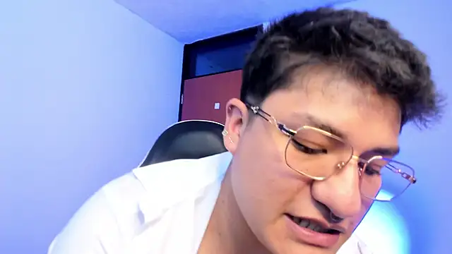 Theo Rowan online show from 02.05.26