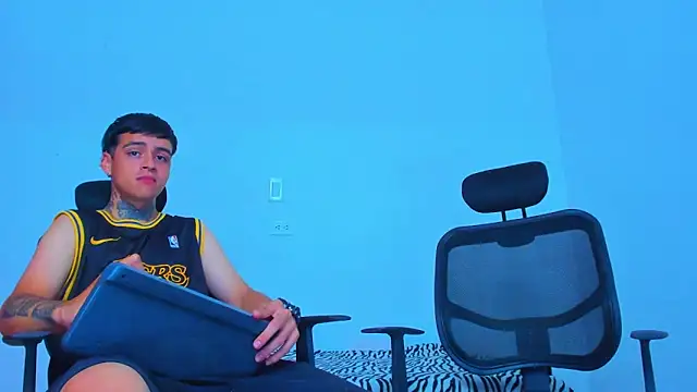 Thomas-Wil online show from 04.22.26