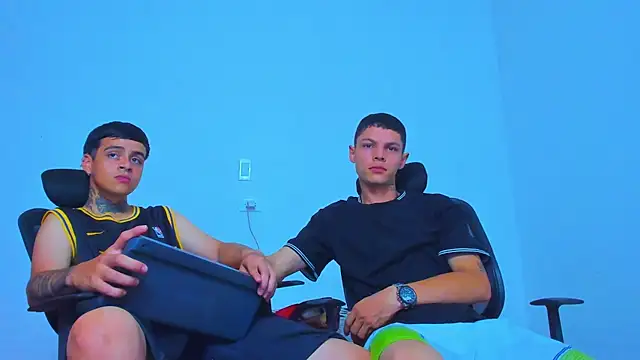 Thomas-Wil online show from 04.23.26