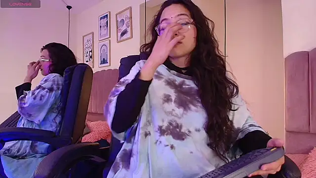 Hanabie  online show from 02.06.26