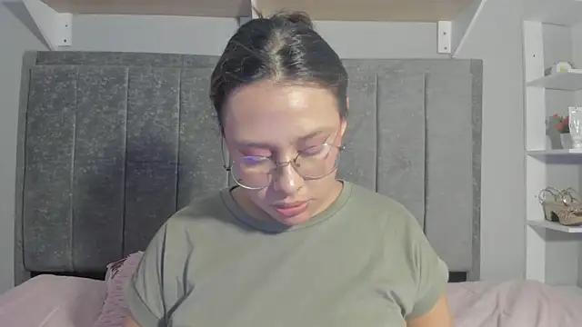 Snapshot of rosse_taylorx1 chatting on 06.24.26 rosse taylorx1 online show from 06.24.26
