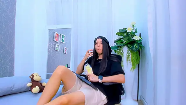 ViictoriiaSaenz online show from 02.04.26