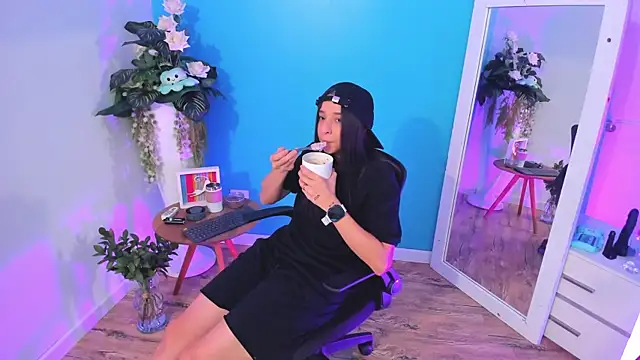 ViictoriiaSaenz online show from 02.24.26