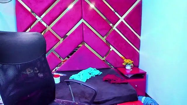 MiaRouss69 online show from 02.13.26