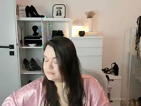 Snapshot of HollyDanceSoul chatting on 03.02.26 HollyDanceSoul online show from 03.02.26