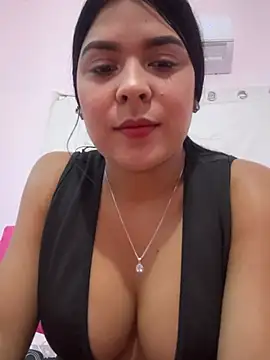 Snapshot of Victoria_Shy chatting on 01.13.26 Victoria Shy online show from 01.13.26