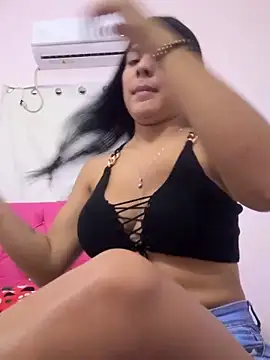 Snapshot of Victoria_Shy chatting on 01.15.26 Victoria Shy online show from 01.15.26