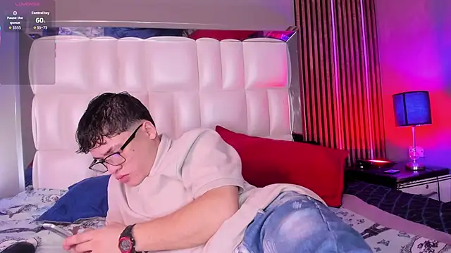 Roger And Ramona online show from 02.05.26