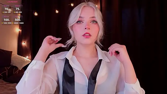 Snapshot of ShyniAlice chatting on 02.03.26 ShyniAlice online show from 02.03.26