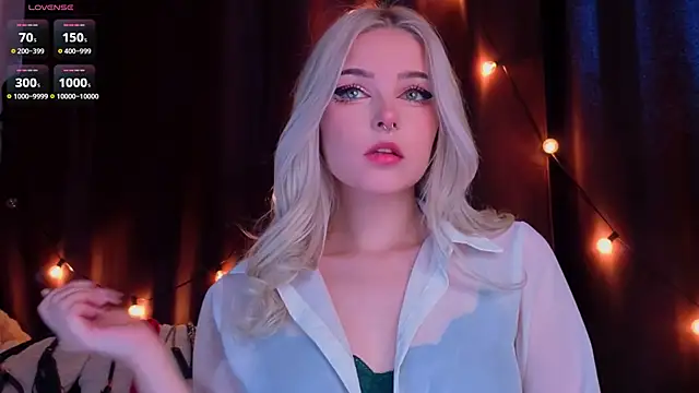 Snapshot of ShyniAlice chatting on 03.02.26 ShyniAlice online show from 03.02.26