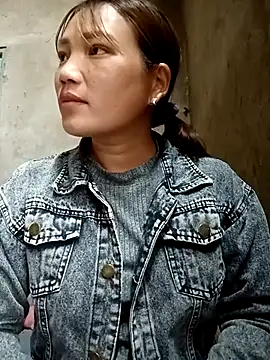 Snapshot of Nunaa2x chatting on 05.11.26 Nunaa2x online show from 05.11.26