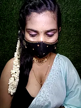 Snapshot of Nithyatamil chatting on 04.20.26 Nithyatamil online show from 04.20.26