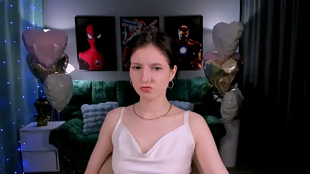 Snapshot of KikaOsterman chatting on 03.07.26 KikaOsterman online show from 03.07.26