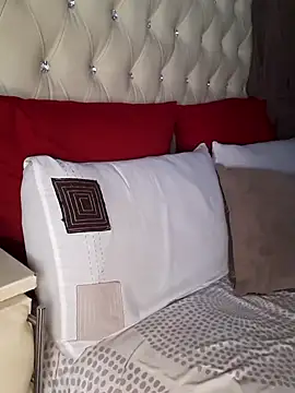 Snapshot of bigboobylicious chatting on 04.06.26 bigboobylicious online show from 04.06.26