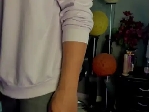 dylaans19 online show from 02.19.26