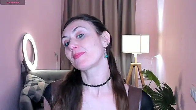 Juliet Jamess online show from 02.24.26