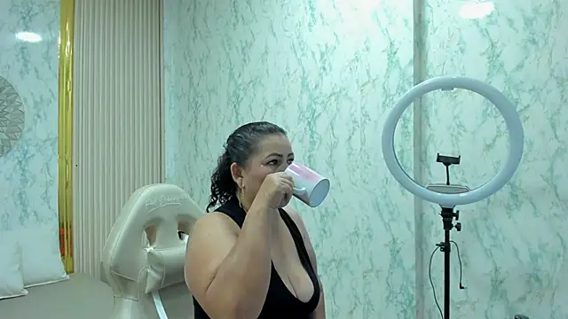 Snapshot of AnaVelveet chatting on 01.11.26 AnaVelveet online show from 01.11.26