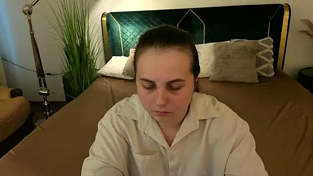 Snapshot of MikaFoxy chatting on 04.06.26 MikaFoxy online show from 04.06.26