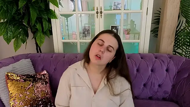 Snapshot of MikaFoxy chatting on 04.09.26 MikaFoxy online show from 04.09.26