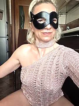 Snapshot of DahliaDew chatting on 01.14.26 DahliaDew online show from 01.14.26