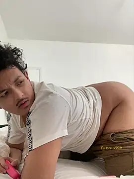 Snapshot of fiddyxx chatting on 05.17.26 fiddyxx online show from 05.17.26