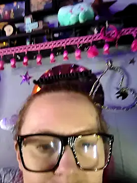 Snapshot of DisireAfterDark chatting on 02.14.26 DisireAfterDark online show from 02.14.26