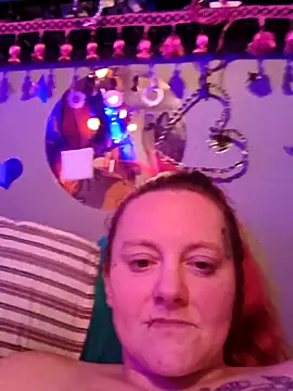 Snapshot of DisireAfterDark chatting on 02.19.26 DisireAfterDark online show from 02.19.26