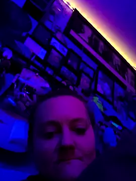 Snapshot of DisireAfterDark chatting on 02.22.26 DisireAfterDark online show from 02.22.26