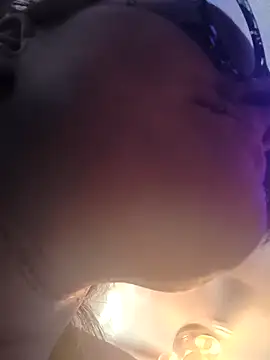 Snapshot of DisireAfterDark chatting on 02.25.26 DisireAfterDark online show from 02.25.26