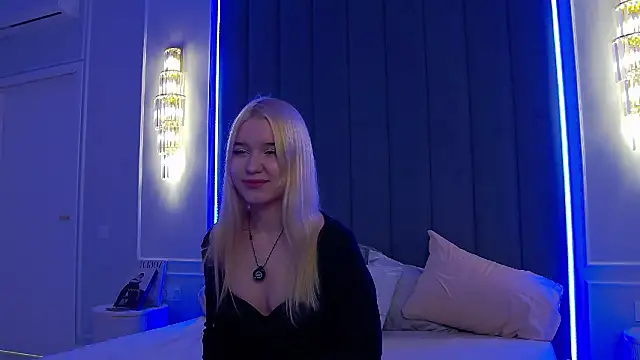 Snapshot of KimmyFlare chatting on 01.13.26 KimmyFlare online show from 01.13.26