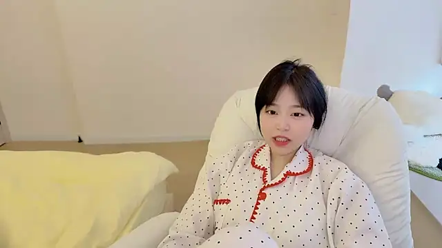 Onefiona online show from 04.11.26